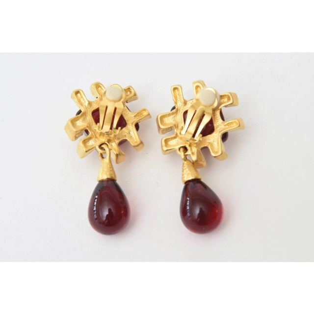 Andrew Springarn Red Gripoix Glass & Gold Plated Clip on Dangle Earrings - 2 Pieces For Sale In Miami - Image 6 of 9