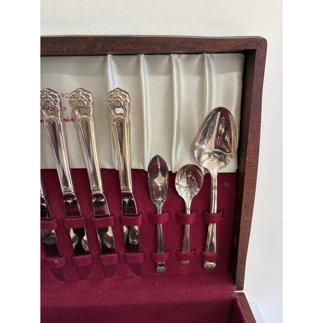 Rogers Bros. 1847 Rogers Bros Eternally Yours Silverplate Flatware, 52-Piece Set With Chest For Sale - Image 4 of 12