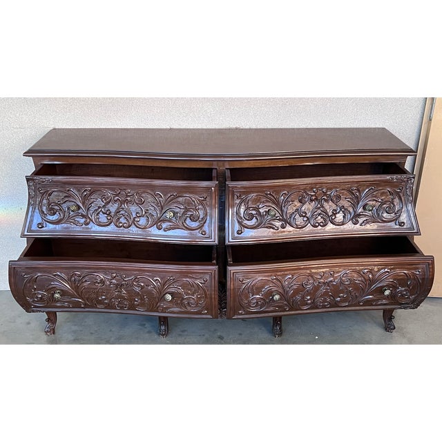 19th Century French Provincial Louis XV Carved Walnut Bombe Double Commode For Sale In Miami - Image 6 of 11