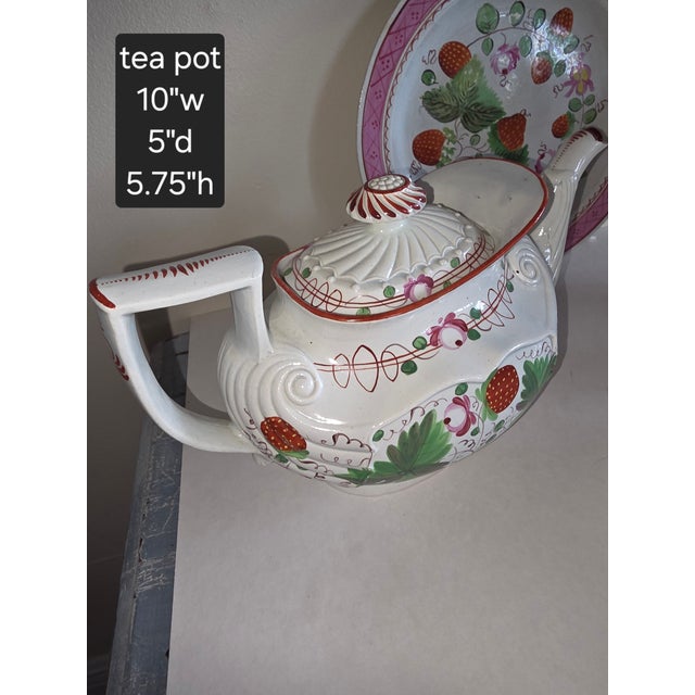 Group of English Pearlware Strawberry and Vine For Sale - Image 14 of 15