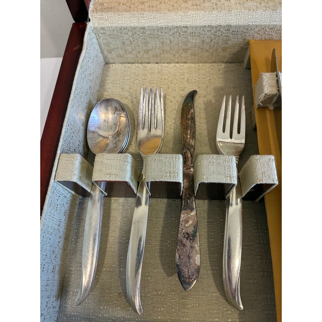 Mid-Century Modern 1847 Rogers Bros Flair 38-Piece Silverplate Flatware Set in Original Wood Chest For Sale - Image 3 of 12