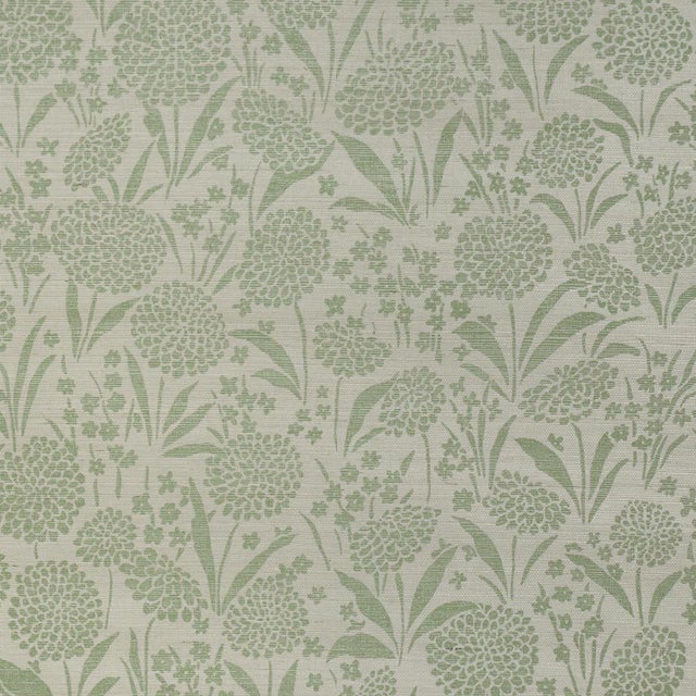 Schumacher Chrysanthemum Sisal Wallcovering In Willow For Sale In New York - Image 6 of 6