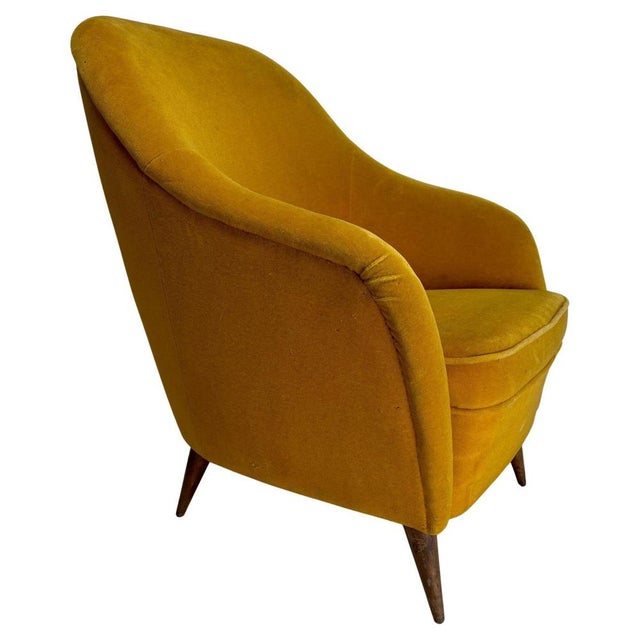 Gold Mid-Century Italian Velvet Armchair in the style of Gio Ponti Style, 1950s For Sale - Image 8 of 8