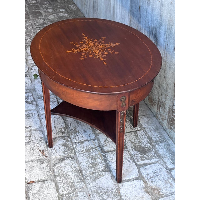 Hepplewhite Antique Sheraton/Hepplewhite-Style Oval Inlaid Marquetry Mahogany Coffee Table For Sale - Image 3 of 13