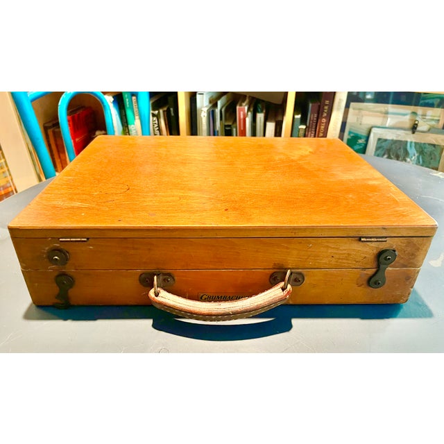 For art lovers and artists alike, this early 20th century painters case has charm galore. Outside you'll discover a...