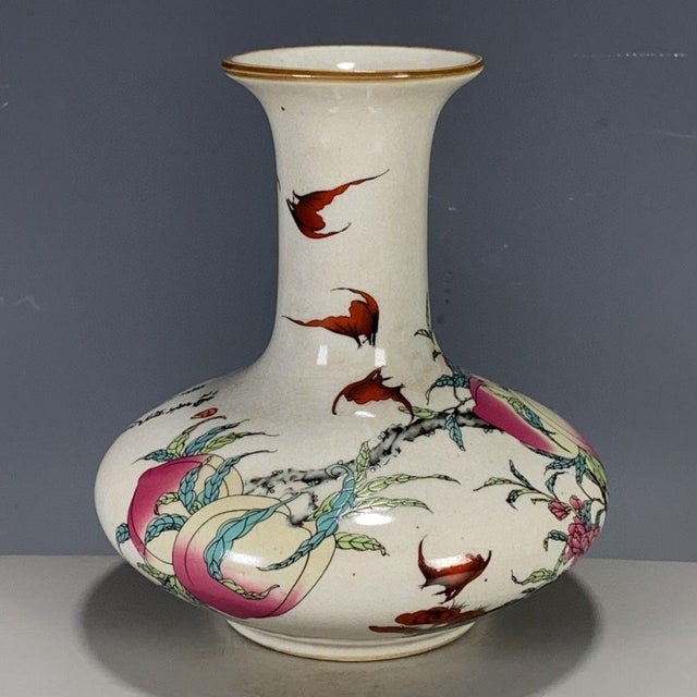 Dimensions: Height 16cm (6.30") x Body Diameter 15cm (5.91") Material: Glazed Porcelain, Famille Rose Enamel Style:...