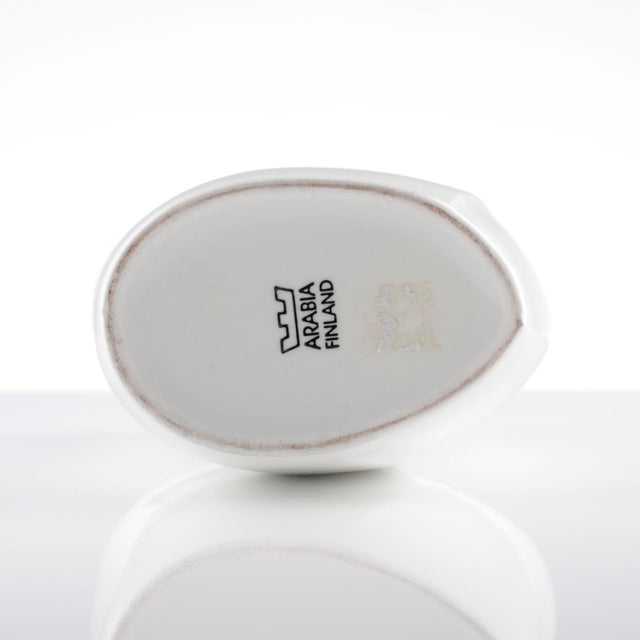 Minimalist Vase in White Porcelain from Arabia Finland, 1980s For Sale - Image 4 of 8