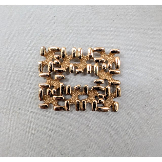 1970s Vintage 1971 Signed Napier Modernist Goldtone Brooch For Sale - Image 5 of 8