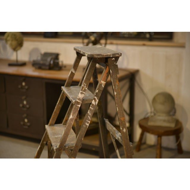Elm Painter's Stepladder, 1950s, in Very Good conditions. Designed 1950 to 1959
