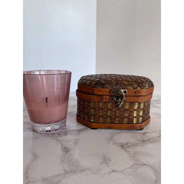 Mid 20th Century Woven Hinged Box With Brass Detail For Sale - Image 5 of 6