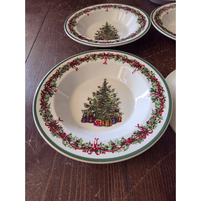1980s Seven Vintage Christmas Bowls For Sale - Image 5 of 8