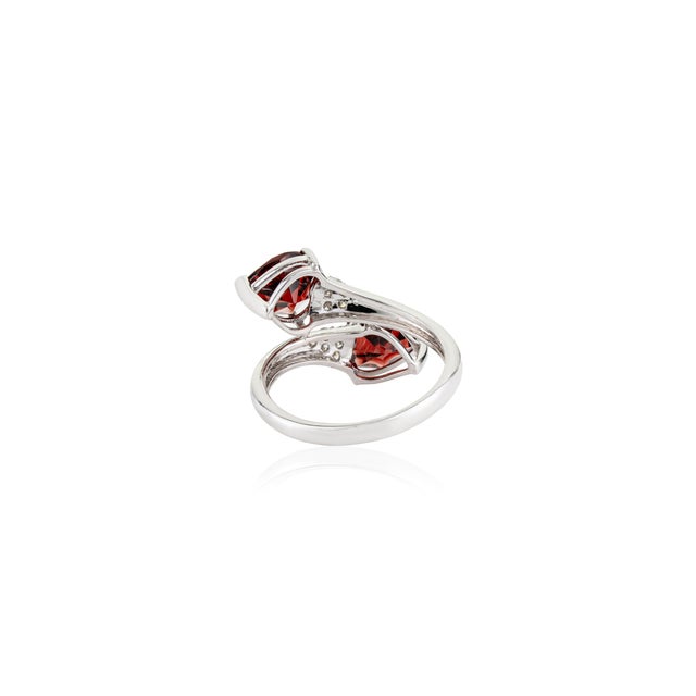 Chic 3.95ct Heart Shape Garnet Diamond Art Deco Bypass Ring Size 6 in 14k Gold For Sale - Image 9 of 15