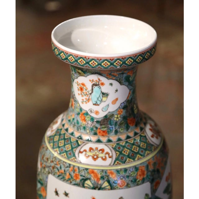 Green Mid-Century Chinese Hand-Painted Famille Verte Porcelain Vase For Sale - Image 8 of 12