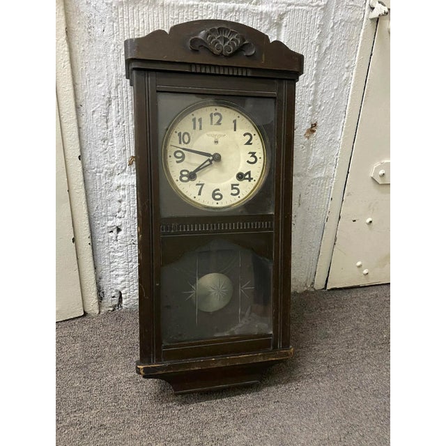 Vintage Traditional Mahogany Wall Clock With Handcarved Details For Sale In Chicago - Image 6 of 12