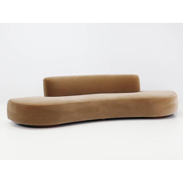 Large Anthropomorphic Sofa by Vladimir Kagan, 1962, in Very Good conditions. Designed 1960 to 1969 This piece is...