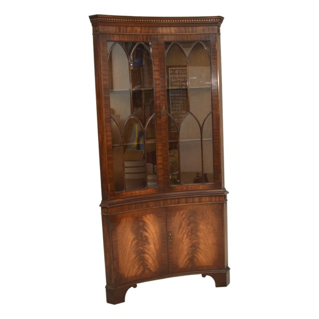 Georgian Style Concave Corner Cabinet, 1930s For Sale