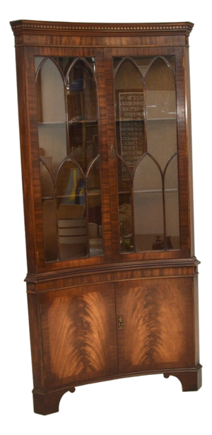 Georgian Style Concave Corner Cabinet, 1930s