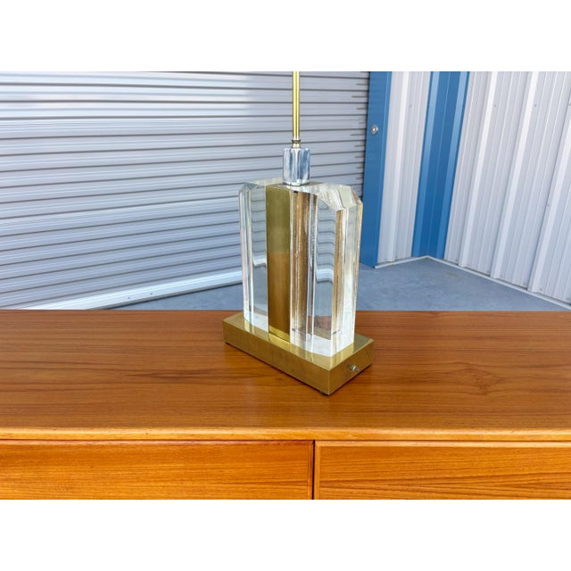 Charles Hollis Jones 1970s Mid Century Modern Lucite and Brass Table Lamp by Charles Hollis Jones For Sale - Image 4 of 9