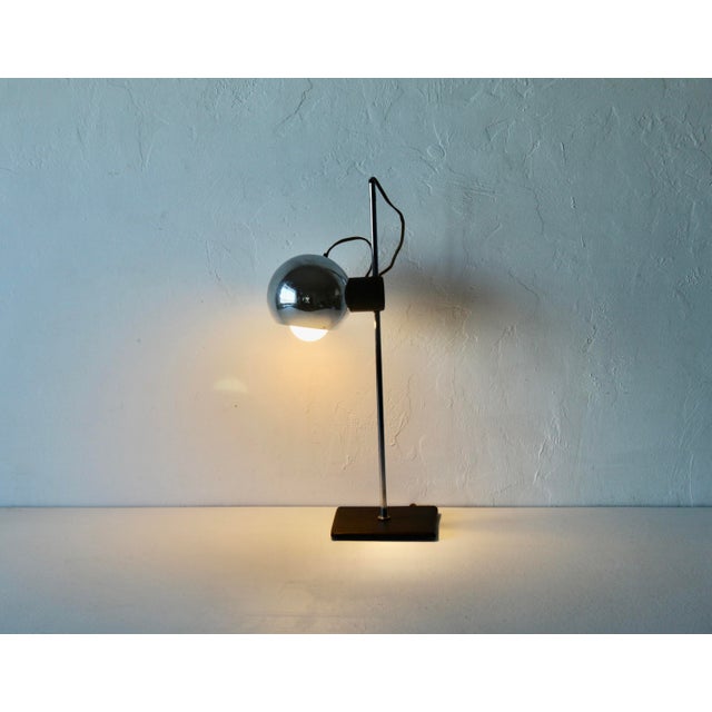 Mid-Century Modern 1960s Robert Sonneman Style Positionable Magnetic Eyeball Space Age Chrome Orb Table Desk Lamp For Sale - Image 3 of 18