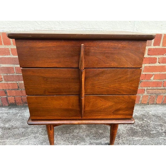 Mid 20th Century Walnut Mid Century 3 Drawer Sculptural Night Stand For Sale - Image 5 of 12