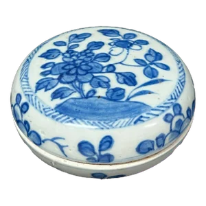 Late 19th Century Chinese Art Porcelain Blue and White Round Pill Box