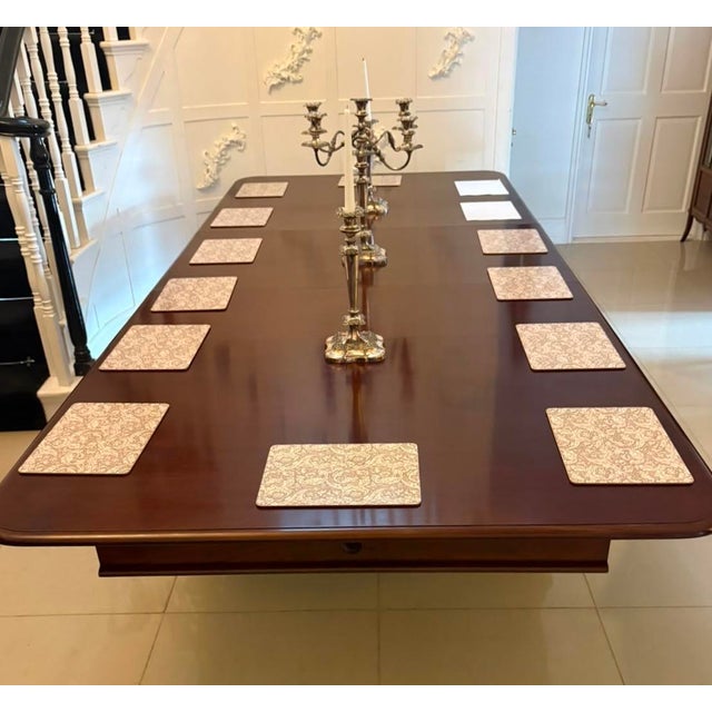 Antique William IV Extendable Dining Table in Figured Mahogany, 1835 For Sale - Image 3 of 15