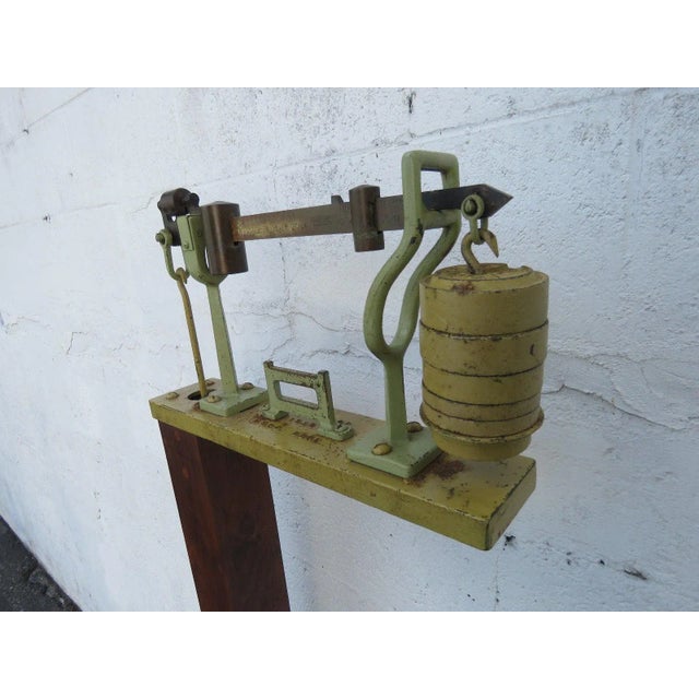 1930s Vintage Usps Post Office Platform Upright Shipping Scale For Sale - Image 4 of 11