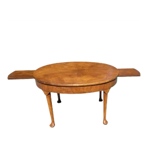 1970s Vintage Queen Anne Walnut Oval Extension Coffee Table With Pull-Out Trays
