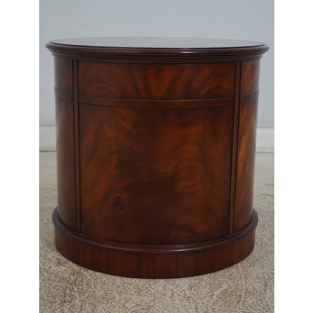 Henkel Harris Model 5442 Mahogany Round Lamp Table For Sale In Philadelphia - Image 6 of 12