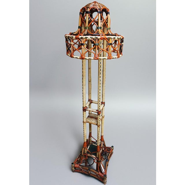 - A very unique and decorative wicker rattan floor lamp - Early 20th century - The workmenship of the crafstmen is...