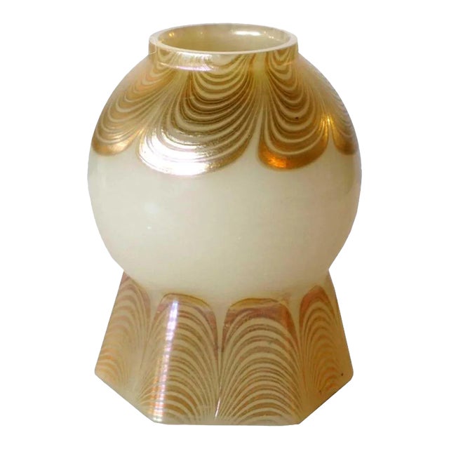 American Tiffany Studios Opalescent Glass Dragged Loop Mosque Lamp Shade For Sale