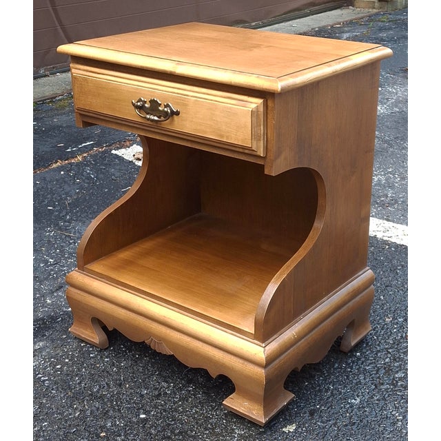 Tan Mid Century Modern Maple Single Drawer Bedside Table For Sale - Image 8 of 8