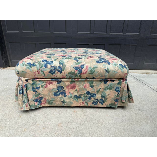 Shabby Chic Vintage 1980s Cottage-Style Floral Upholstered Ottoman on Casters For Sale - Image 3 of 8