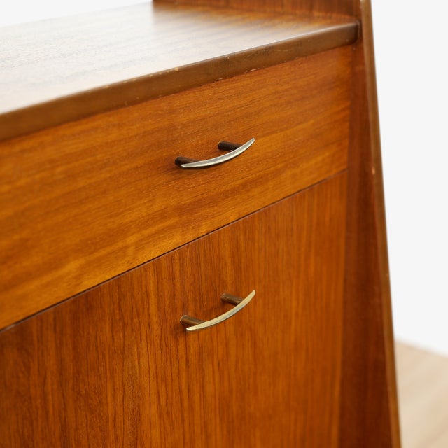 Mid Century Hutch Credenza by White & Newton For Sale - Image 9 of 11
