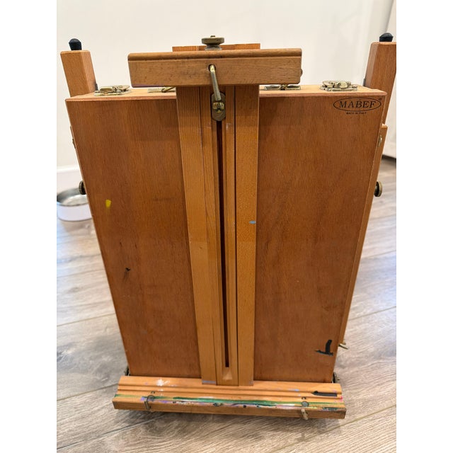 Mid Century Modern Italian oiled beechwood MABEF M/22 French field easel. Venetian full box field easel with a three-leg...