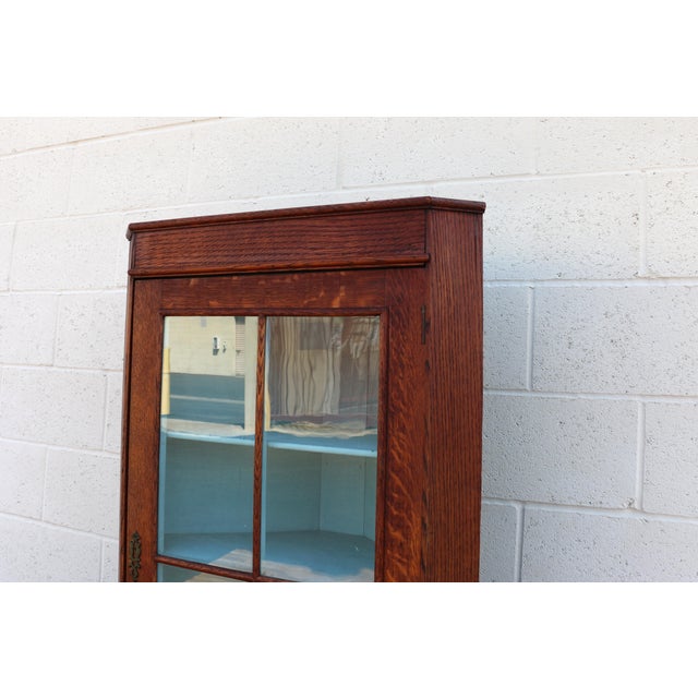 Antique 1920s English Oak Corner Cabinet by Walter Skull & Son Ltd. For Sale In Los Angeles - Image 6 of 18