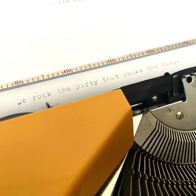 Mid-Century Modern Dutch 10/50 Yellow Typewriter with Case from Sperry Remington, 1970s For Sale - Image 3 of 15