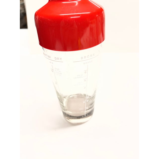 Vintage New York City Cocktail Shaker For Sale In New York - Image 6 of 7