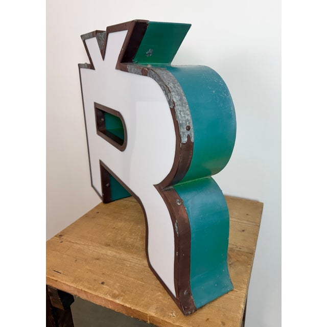 Green Large Vintage Illuminated Advertising Letter Ř, 1960s For Sale - Image 8 of 18