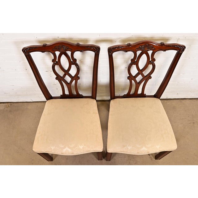 1980s Kindel Furniture Georgian Carved Mahogany Side Chairs or Dining Chairs, Pair For Sale - Image 5 of 14