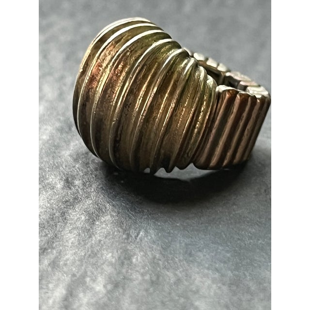 Bauhaus Vintage Silver Fluted Dome Ring With Stretchy Band, Circa 1990s, Size 7 For Sale - Image 3 of 7
