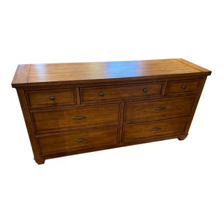 Ethan Allen Estate Mahogany 7-Drawer Bedroom Dresser. For Sale