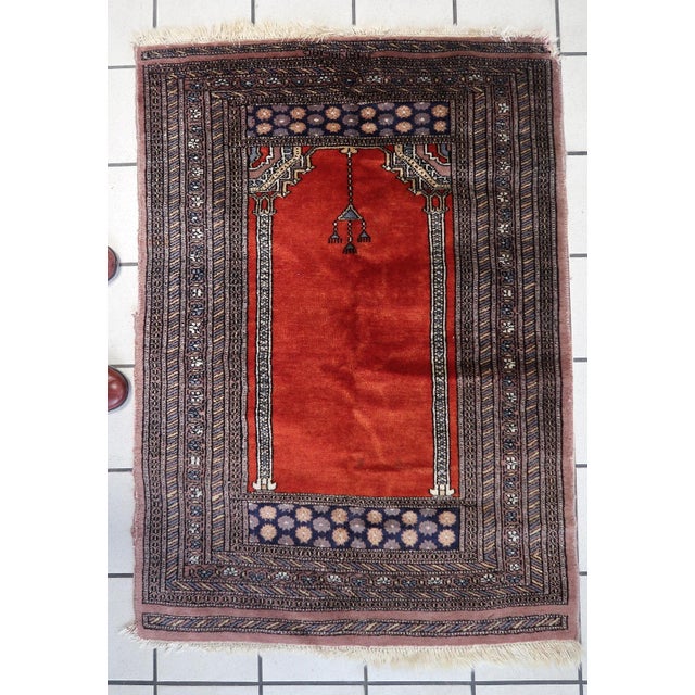 1970s, Handmade Vintage Pakistani Lahore Prayer Rug 2.7' X 3.8' For Sale - Image 10 of 13