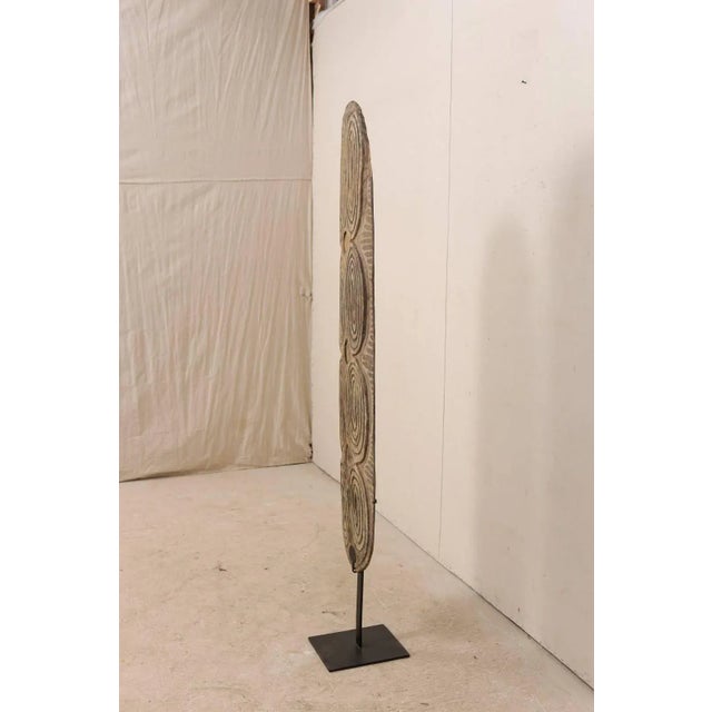 Tribal Mid 20th Century Oceanic War Shield, Papua New Guinea For Sale - Image 3 of 12