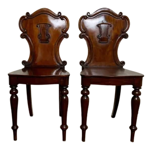 19th Century Vintage William IV English Mahogany Hall Chairs With Armorial Crest - a Pair