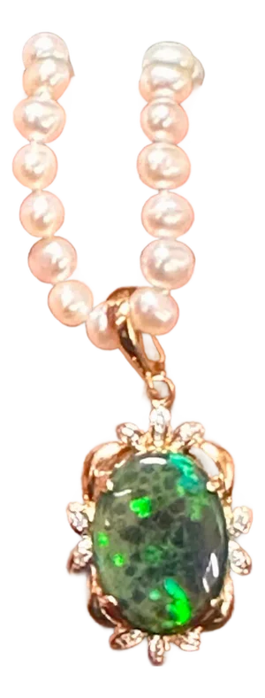 4 Ct Oval Shape Black Australian Opal & Diamond 14 K Yellow Gold Pearl Necklace