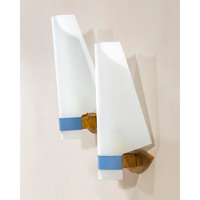 Mid-Century Modern Brass and Acrylic Glass Wall Lights from Stilnovo, 1950s, Set of 2 For Sale - Image 3 of 8