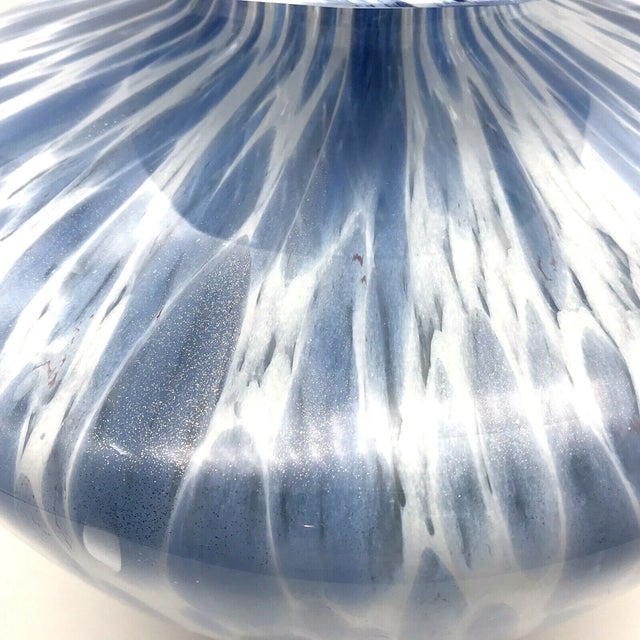 1990s Maestri Vetrai Vase Hand Blown Art Glass Blue White With Silver Sparkles 9in For Sale - Image 5 of 6