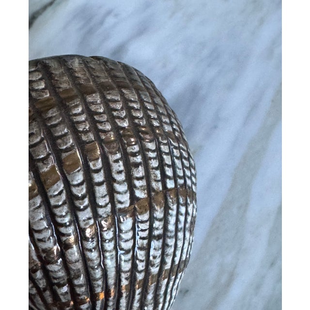 Mid 20th Century Mid 20th Century Made in Japan Shell Motif Salt & Pepper - Set of 2 For Sale - Image 5 of 16