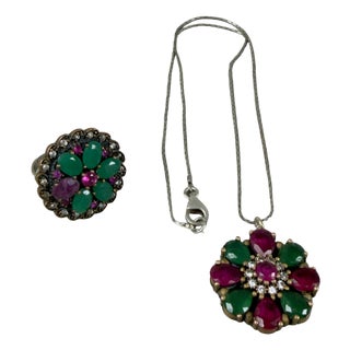 Vintage 925 Silver Daisy Pendant Necklace and Ring Set in Emerald, Ruby, and Zircon from Ignoto, 1970s, Set of 2 For Sale
